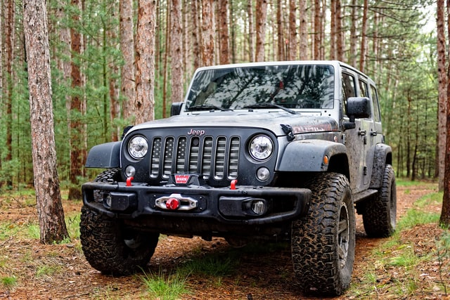 How to Turn a Jeep Wrangler Sport into a Rubicon